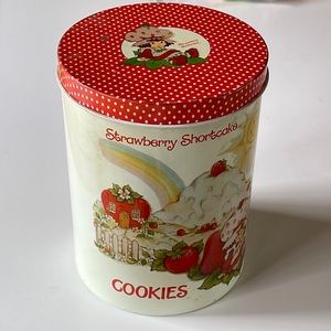 VTG 1980’s Strawberry Shortcake Cookie Tin